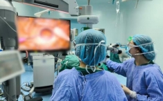 五院主诊 | 白内障组：七旬老人右眼如雾里看花，左眼仅剩模糊光影